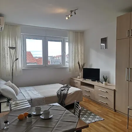 Charming With River View Apartment