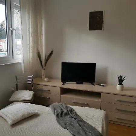 Charming With River View Apartament *