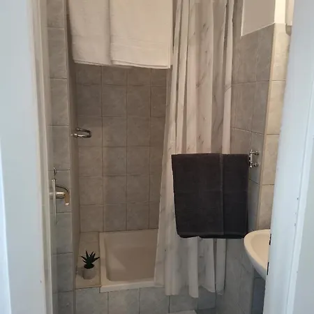 Charming With River View Apartament *