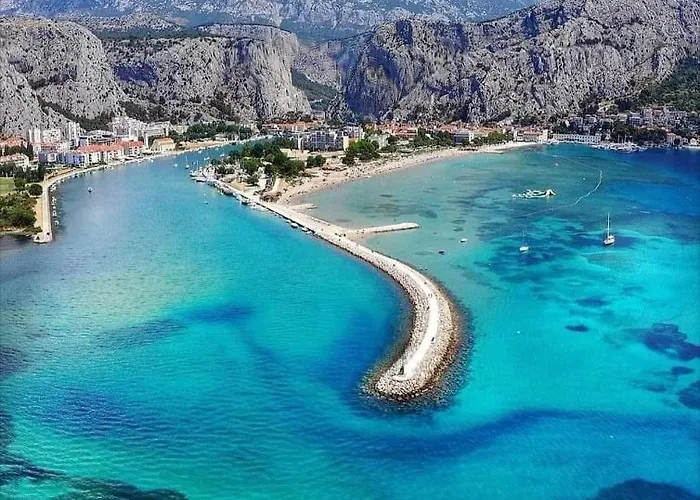 Charming With River View 公寓 *